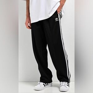 Adidas Men Black Track Pants size Medium
